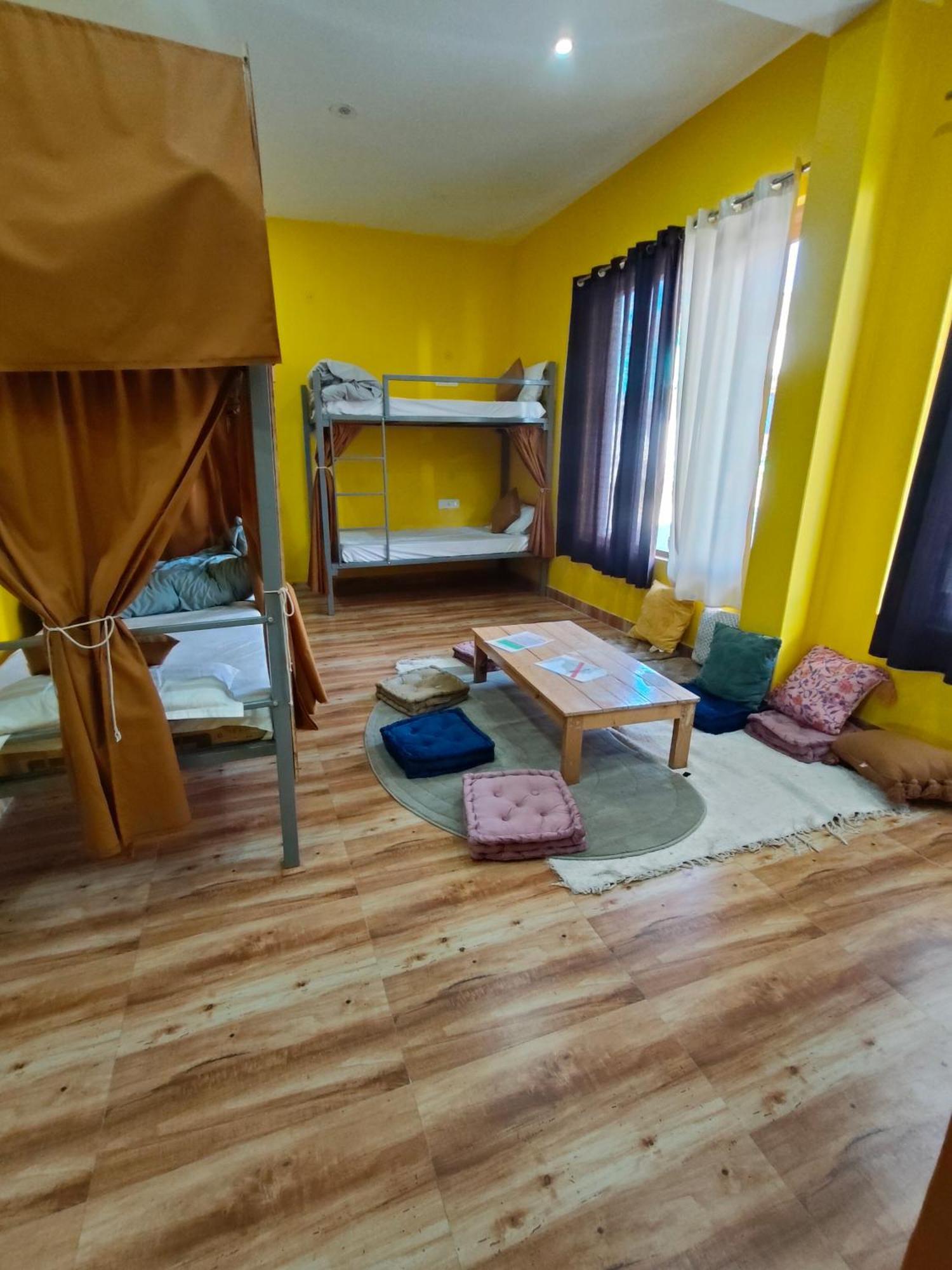 بيت شباب Flyscape Bīr المظهر الخارجي الصورة